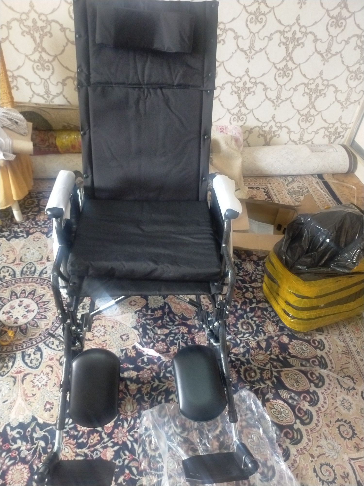 Продам инвалидную коляску