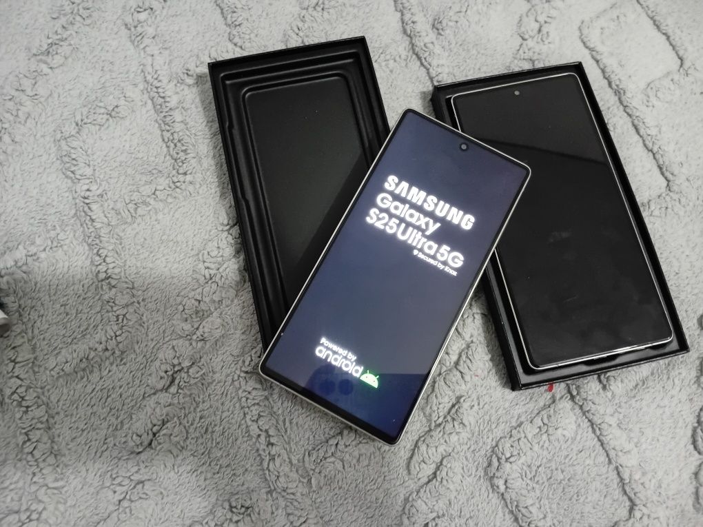 Телефон Samsung Galaxy S25ultra