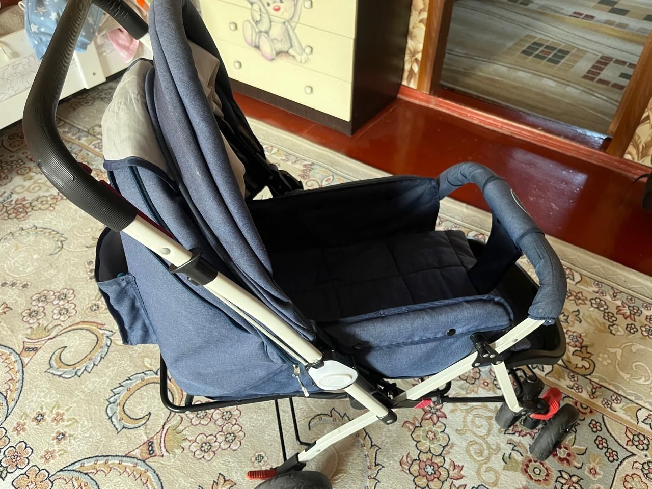 Коляска Prego. Б/у. Очень прочная и удобная есть укрывашка для ножек.