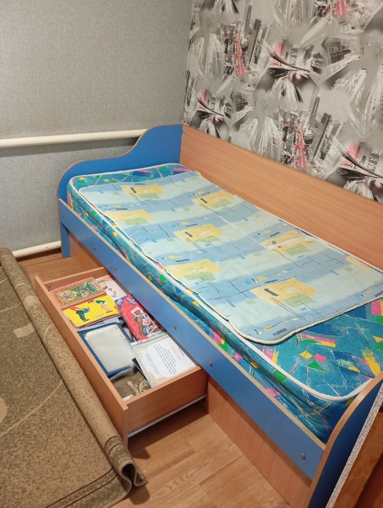 Продам Кровать в детскую