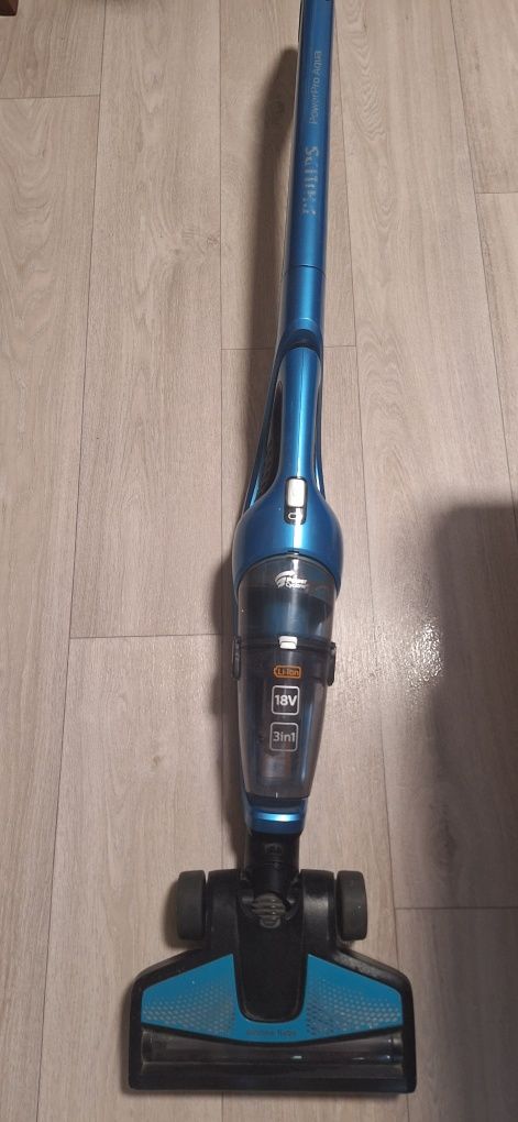 Вертикальный беспроводной пылесос Philips