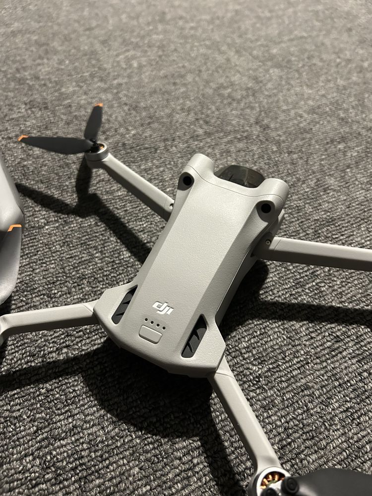 Дрон DJI Mini 3 Pro