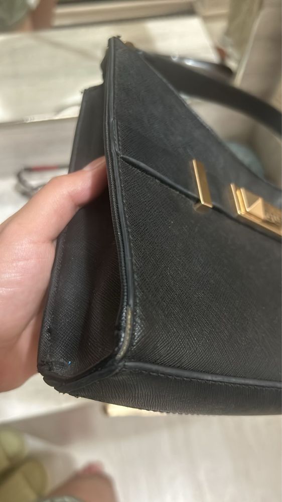 Сумка Guess в хорошем состоянии