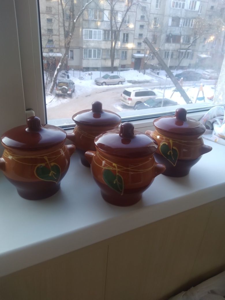 Продаётся горшок керамический для запекания.