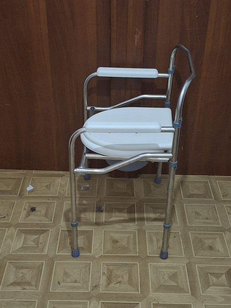 Санитарный стул туалет