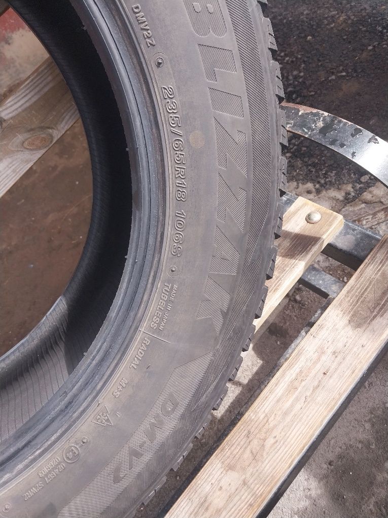 Комплект шины 235*65 R18