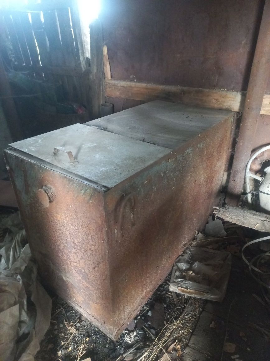 Продам баки  металлические