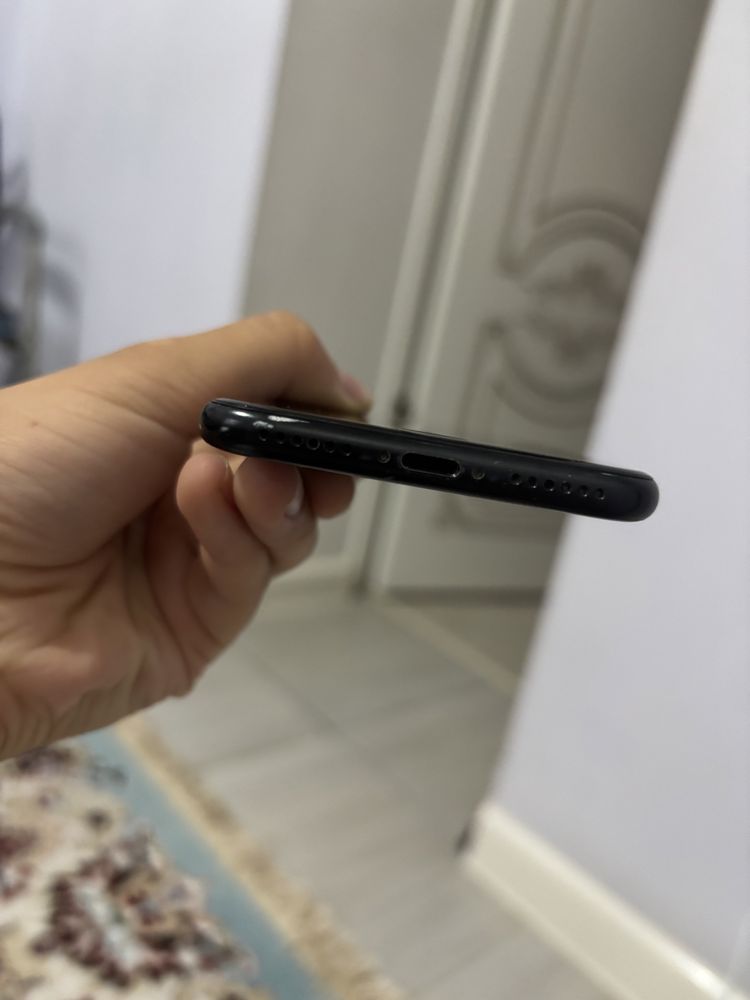 Продам Iphone Se
