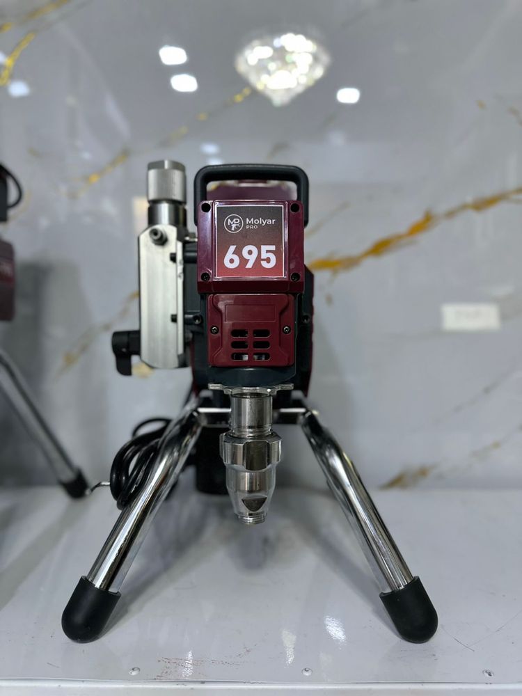 Безвоздушный распылитель краскопулть 795