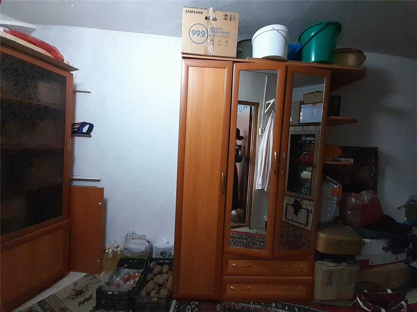 Продам 4 комн квартиру на 8 мкр на 1эт/9 эт
