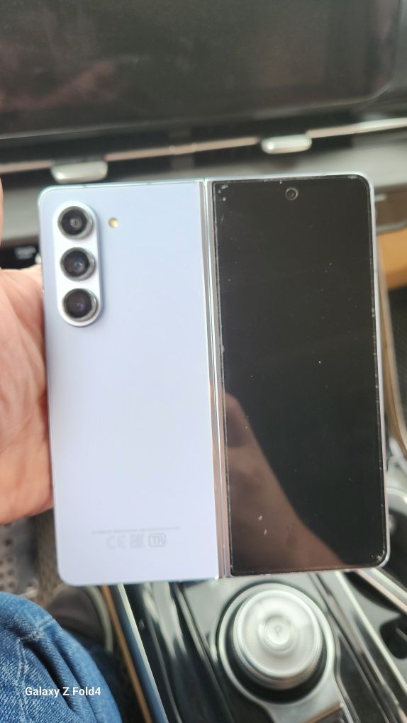 Samsung Galaxy Z Fold5