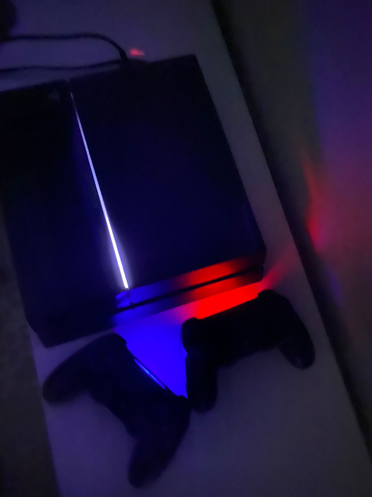 Продам PlayStation 4