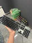 Logitech G413 Carbon , HyperX pulsefire haste