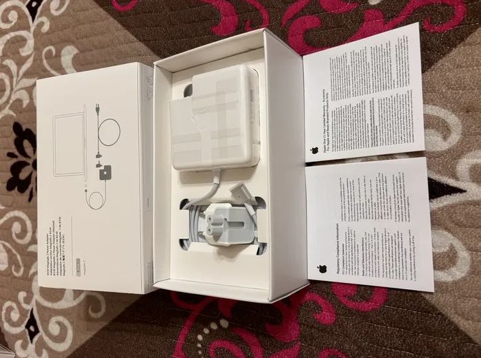 от MacBook 45W - зарядка, блок питания, щнур макбука