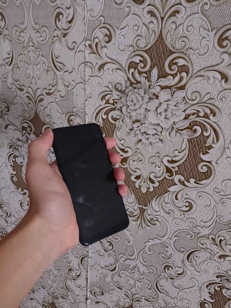 Продам телефон редми 8а