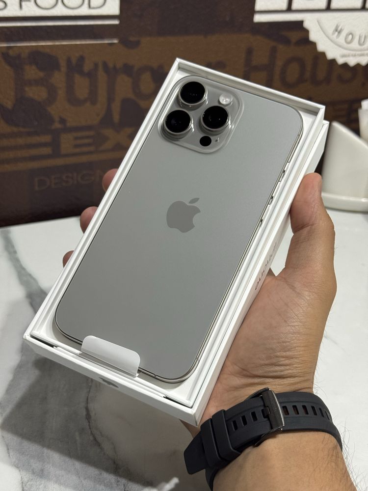  iPhone 16pro max 5G 256gb hx/a EAC natural titan 4 цикла всего лишь!