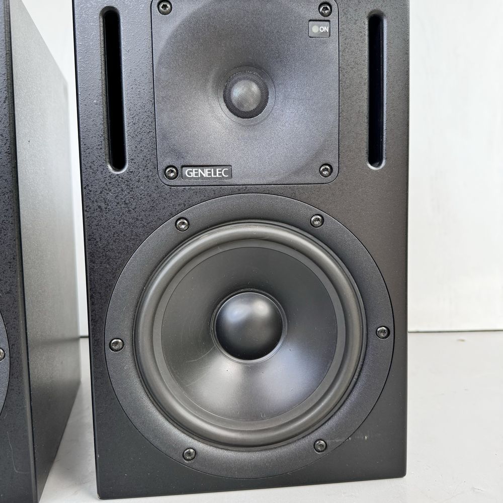 Genelec 1030A студийные мониторы