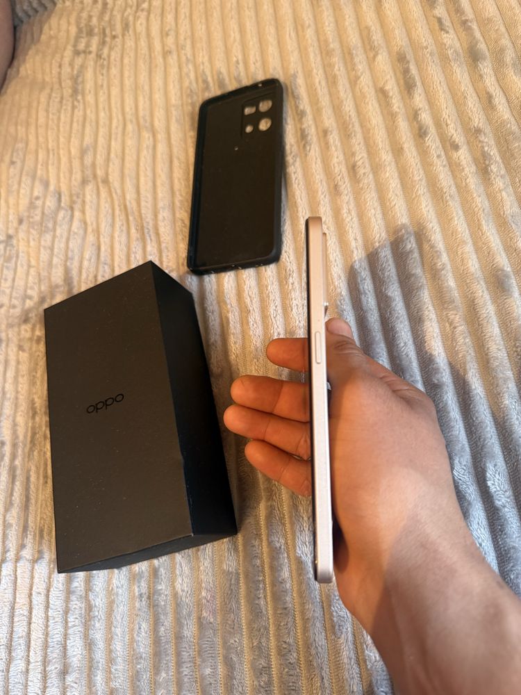 Продам OPPO Reno 7