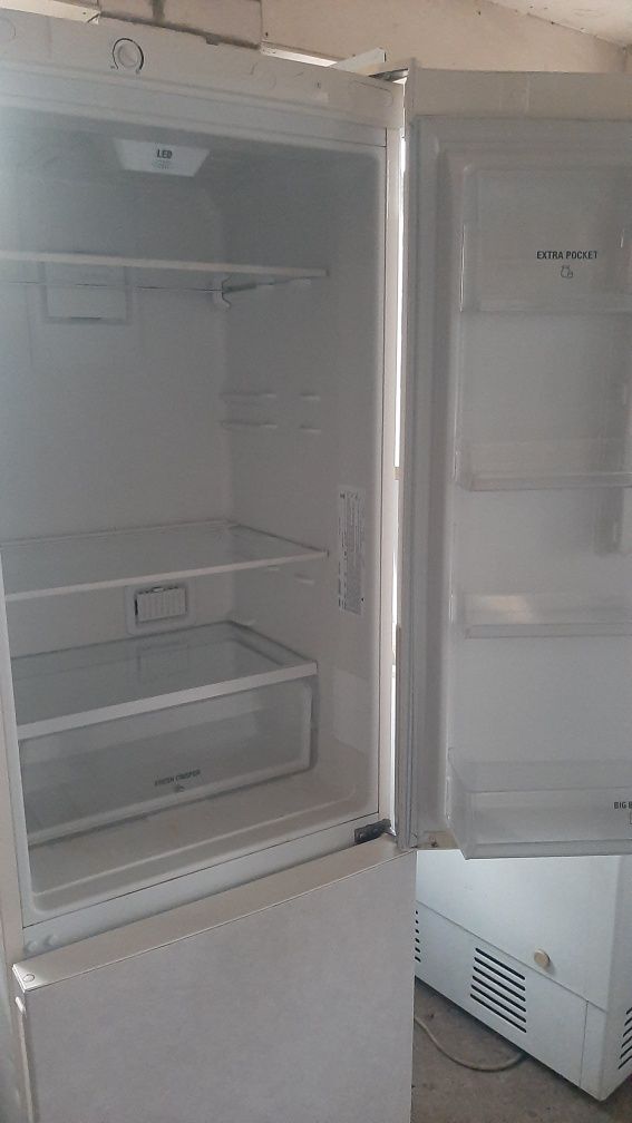 Продаю холодильник Аристон С ДОСТАВКОЙ ДО ДОМА.