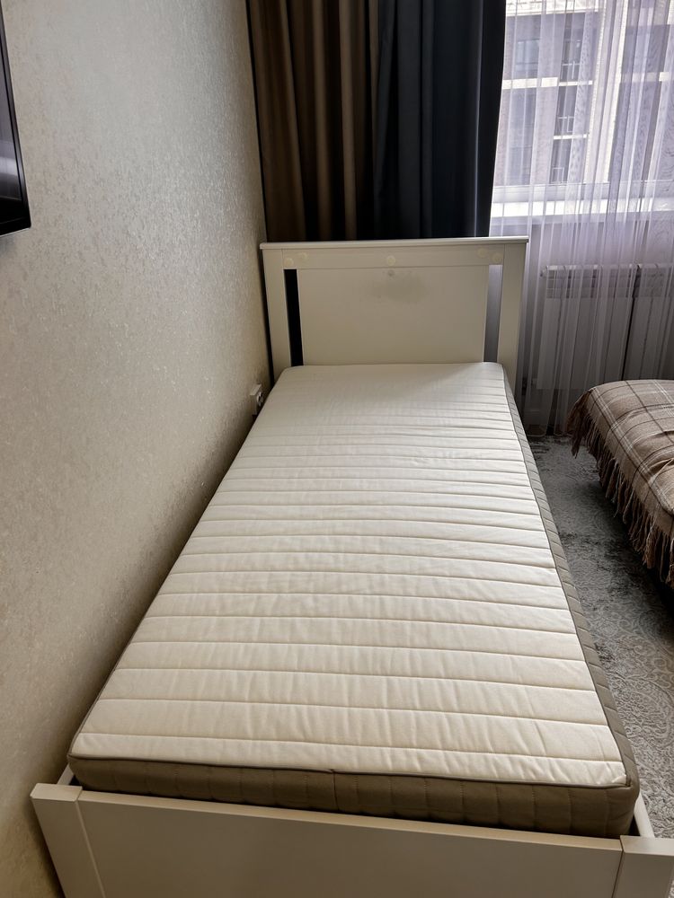 Продам кровать IKEA, размеры 100*206