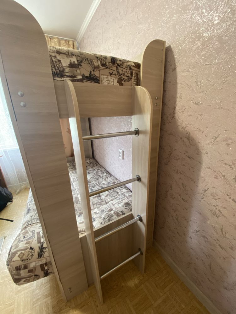 Продам двухъярусную кровать