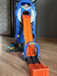 Продам трассу Hotwheels Garage
