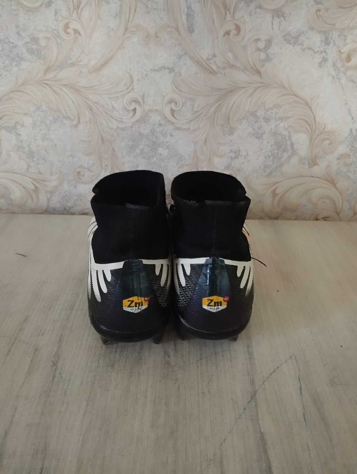 Продам футбольные бутцы