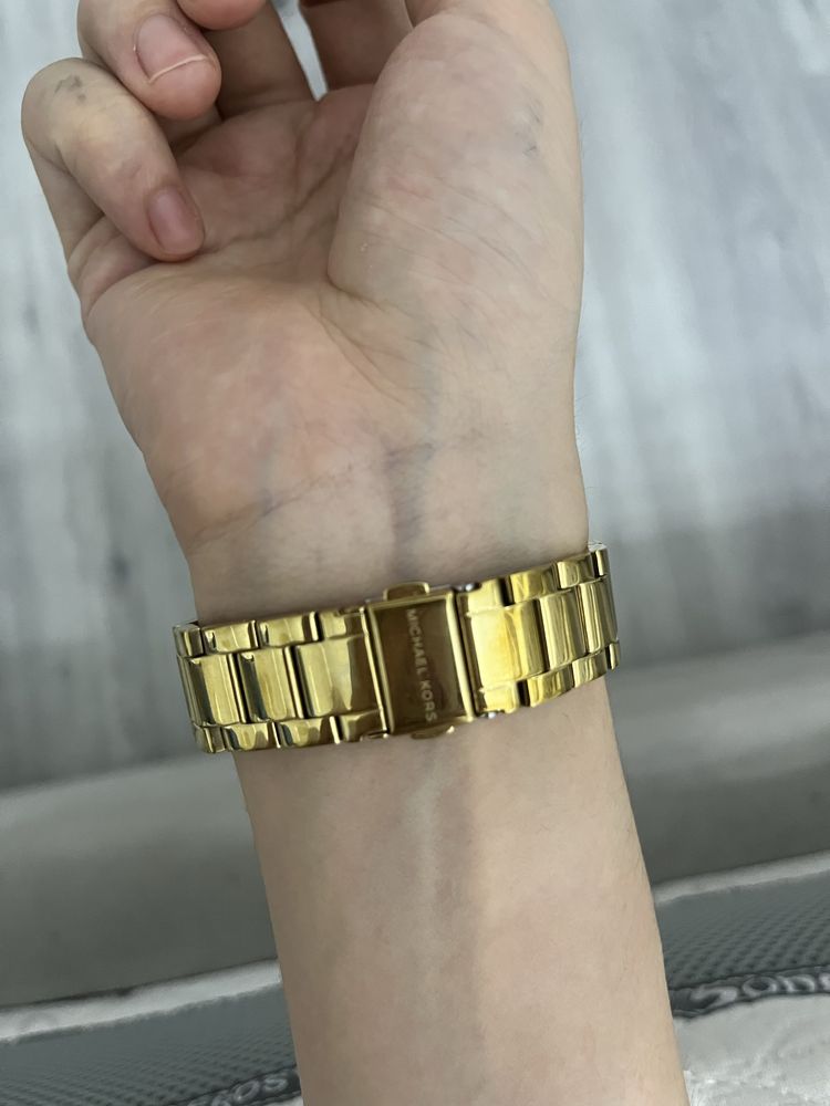 Часы Michael Kors