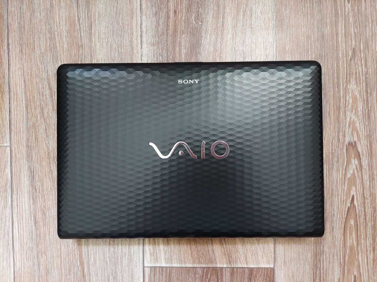 Ноутбук Sony vaio PCG-71812V Игры в Подарок