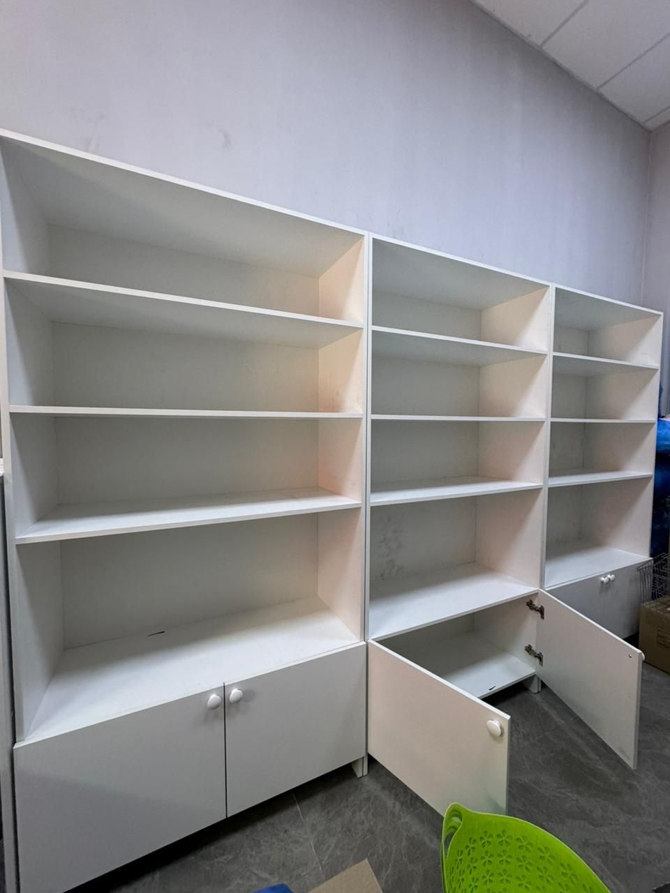 Шкафы стеллажи для магазина
