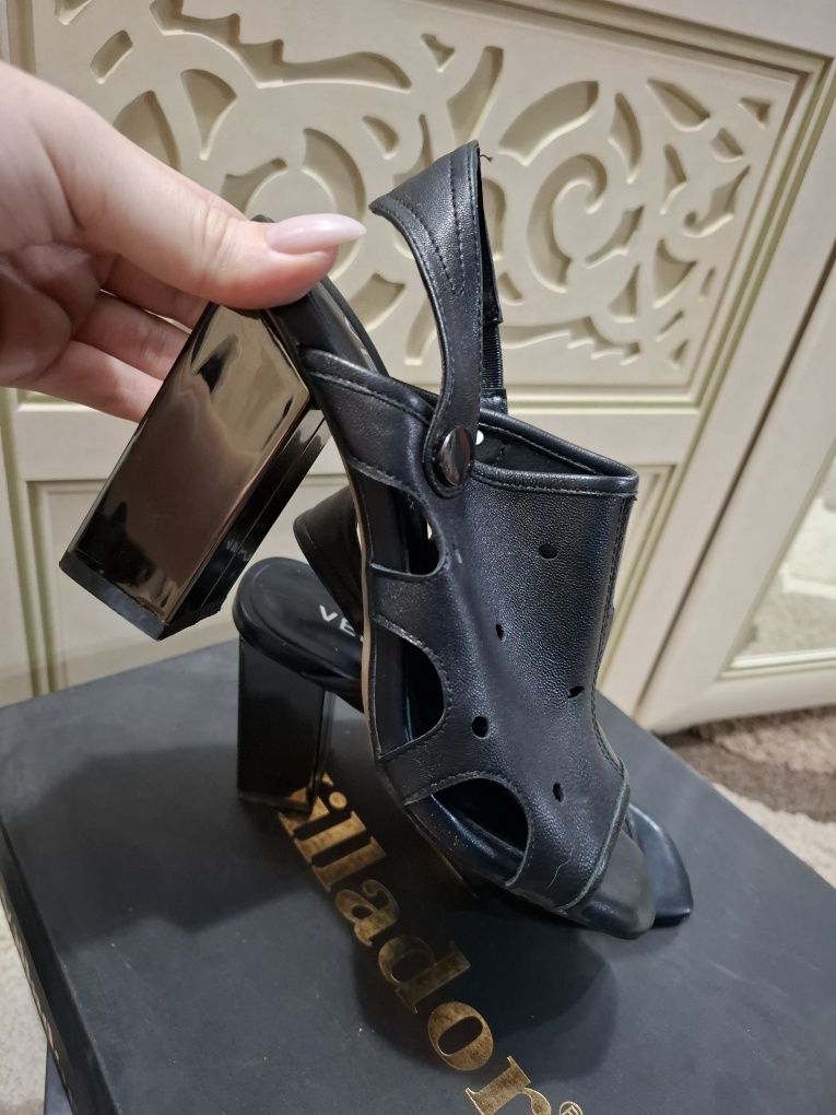 Продам туфли  37 размер