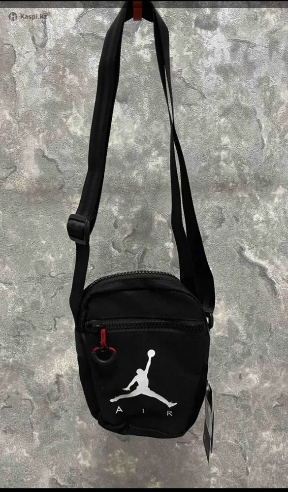 Продам барсетку JORDAN оригинал