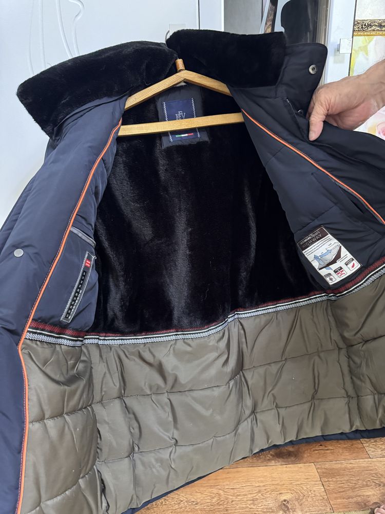 Зимняя куртка 48-50. Цена: 25 000