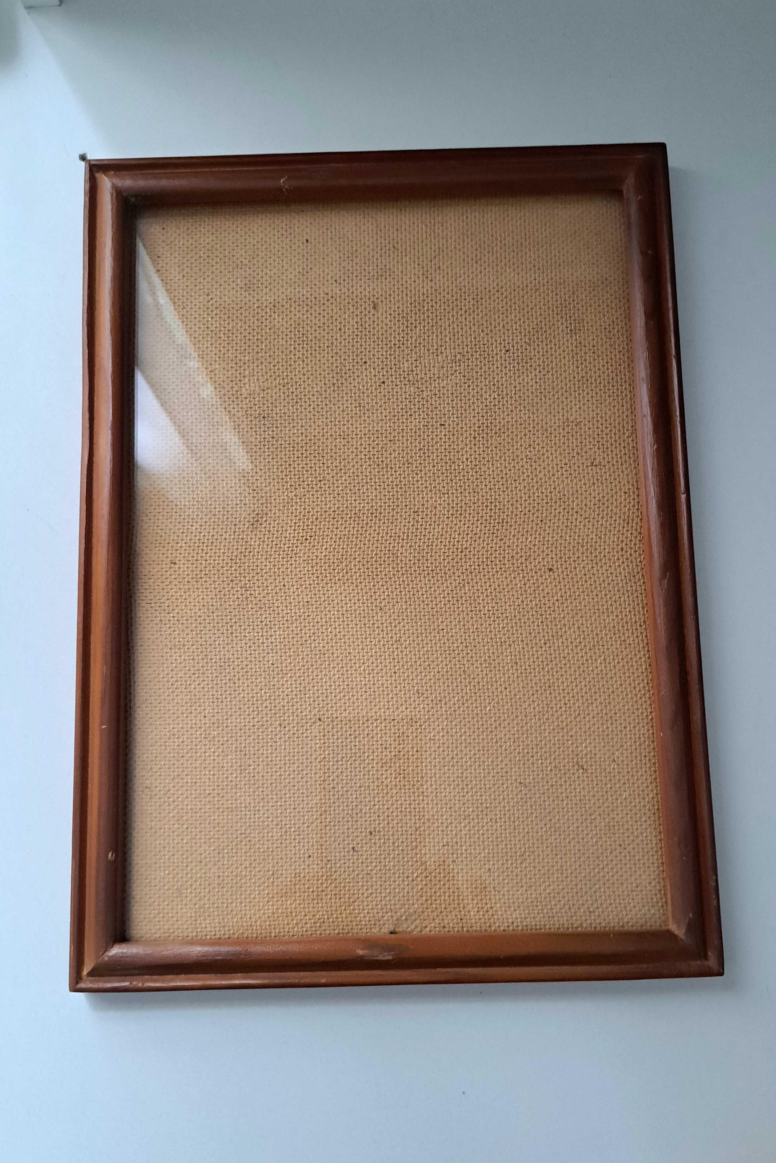 Деревянная рамка со стеклом, 32*23см.