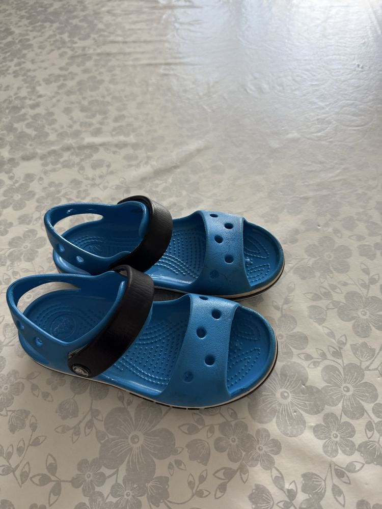 Продам Crocs детские. На мальчика или можно на девочку. Оригинал.
