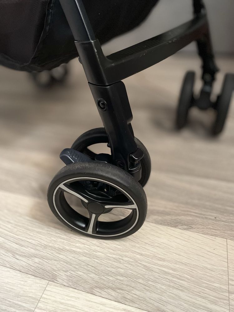 ПРОДАМ Коляску с перекидной ручкой Joie Sma Baggi 4wd Drift Eclipse