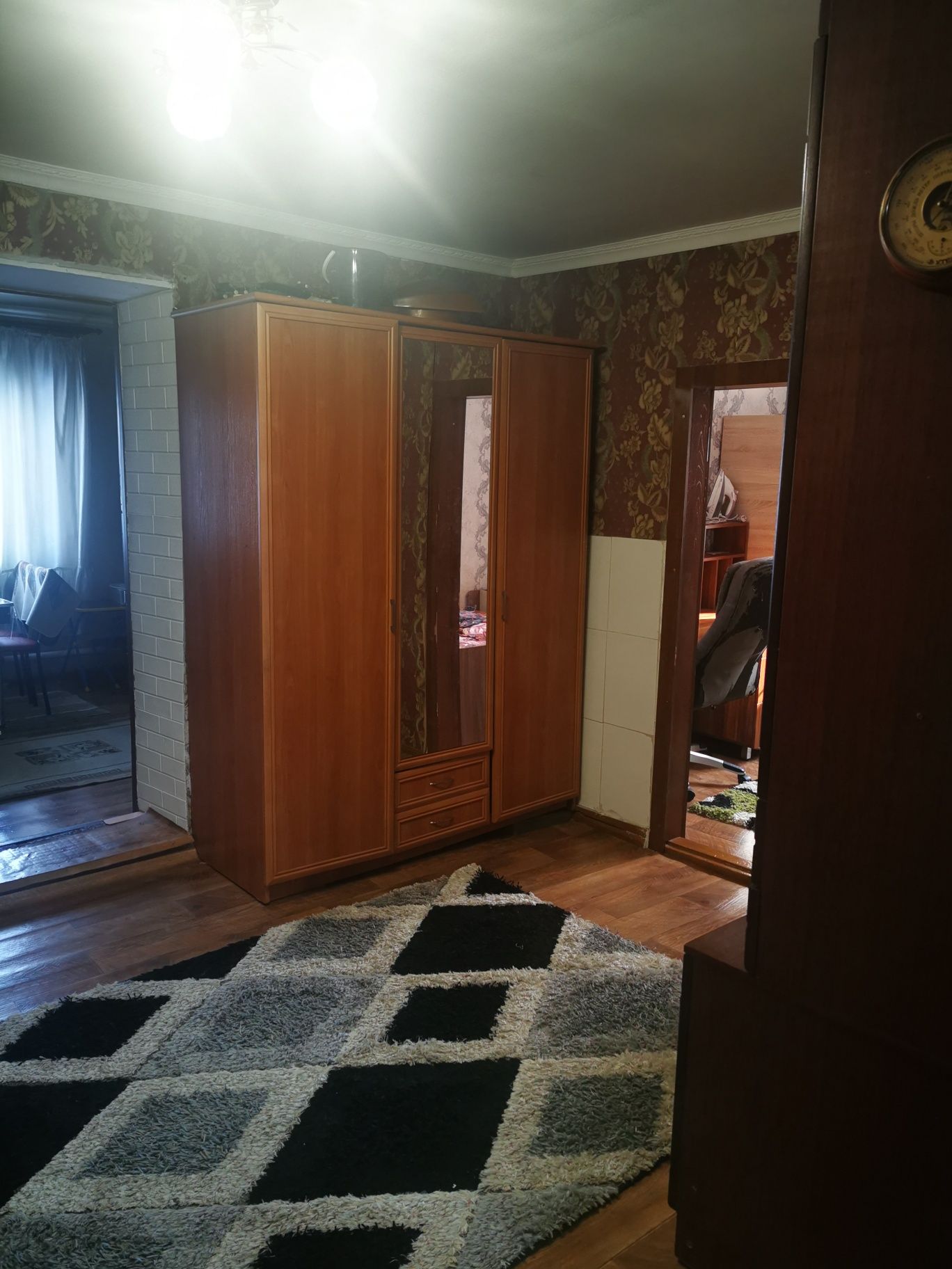 Срочно. Продается большой дом.
