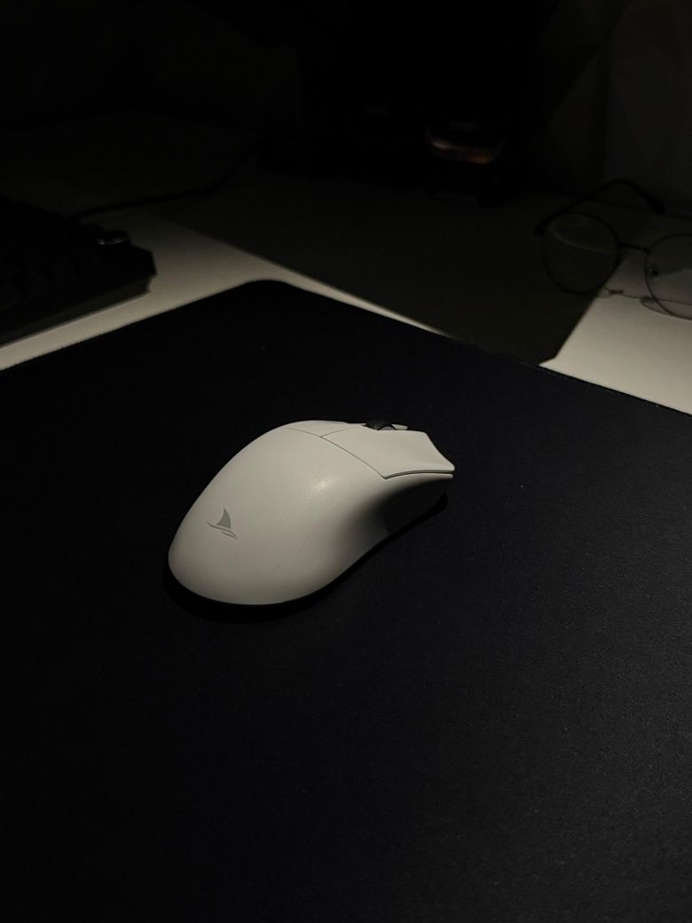 Продам игровой мышка Darmoshark M3 белый