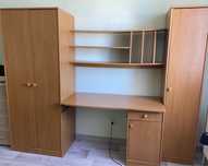 Продам школьный уголок, со столом и платяным шкафом