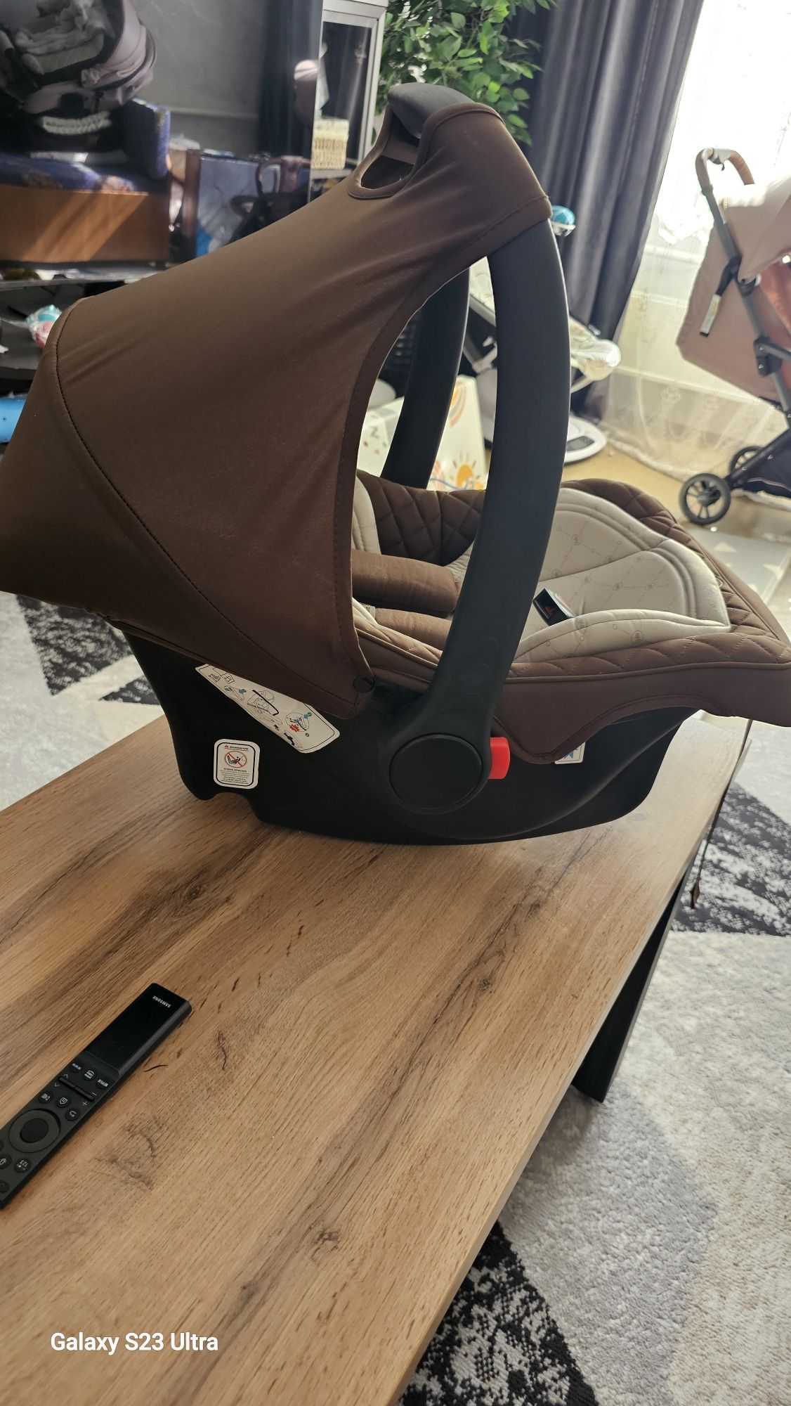 Автолюлька Happy baby Skyler V2 0+ (до 13 кг) коричневый