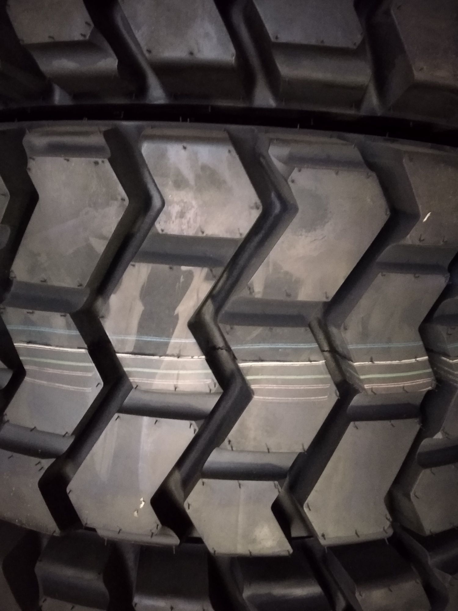 Шины на Мини Погрузчик Бобкат ( Bobcat )
10-16.5 и 12-16.5