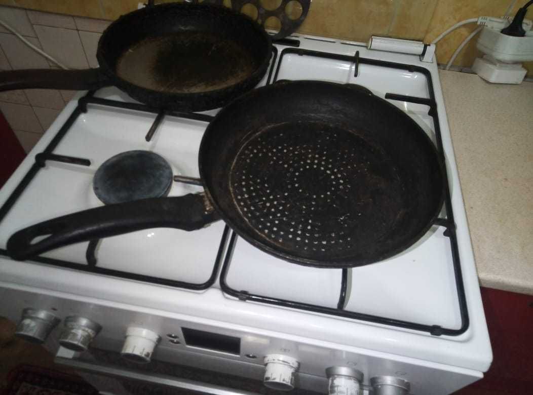 Недорого срочно сковородки, б/у