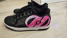 Роликовые кроссовки Heelys