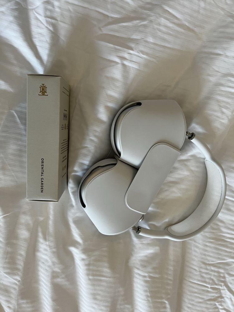 AIRPODS MAX with smart case