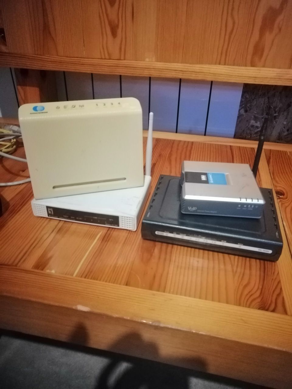 ПРОДАМ МОДЕМ (wi fi  HUAWEI ! 4 порта. Казахтелеком.
