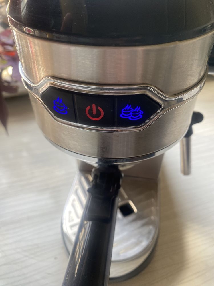 Кофемашина рожковая DSP KA3065 серебристый