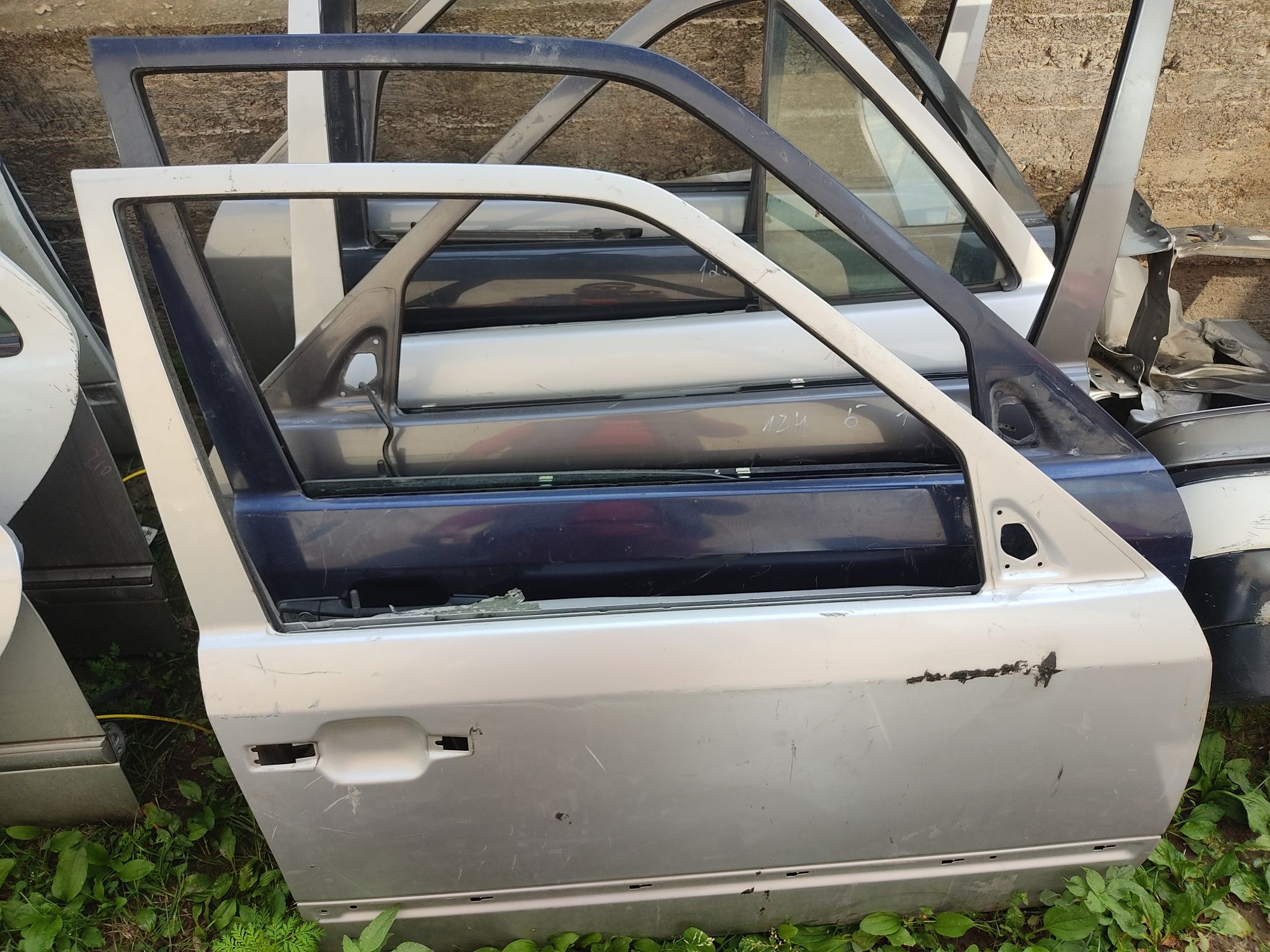 Двери w124w210w202,