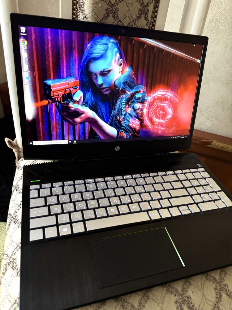 ФЛАГМАНСКИЙ НОУТБУК hp 6ЯДЕР 12Потоков в i7 8gen видео 4GB игровой