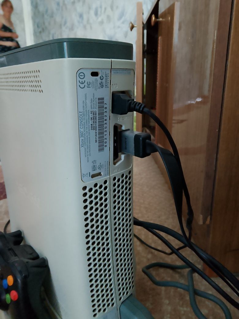 Xbox 360 в хорошем качестве с двумя джойстиками