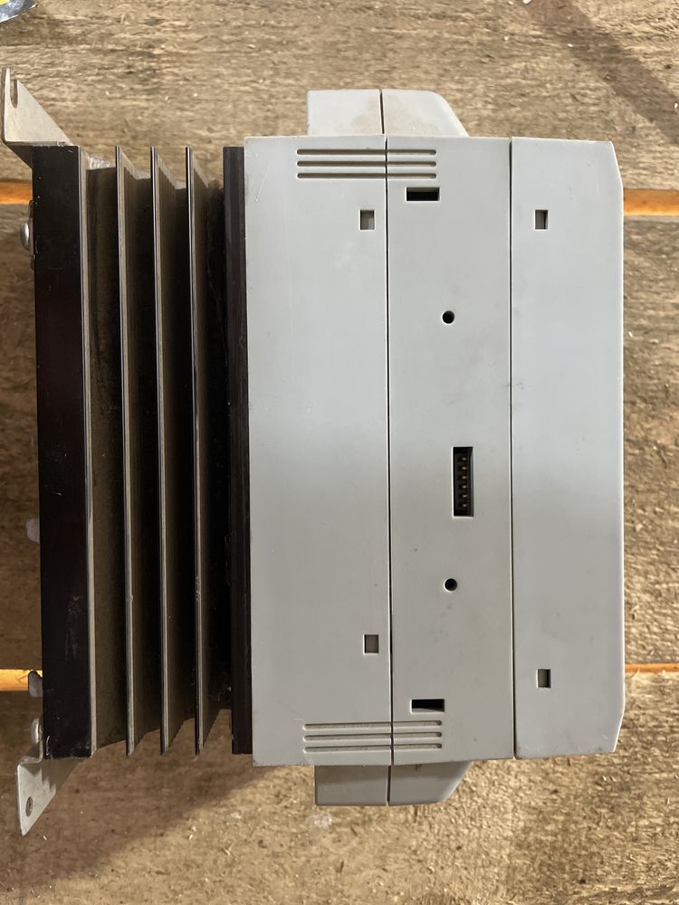 Устройство плавного пуска Danfoss MCD 201-007-T4-CV1